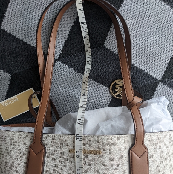 SOLD Michael Kors vanilla Brown drawstring tote - Picture 9 of 10